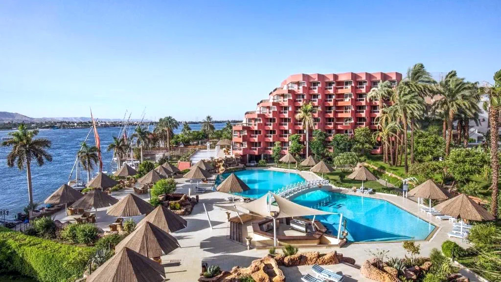 الفندق بيراميزا إيزيس الأقصر - الأقصر